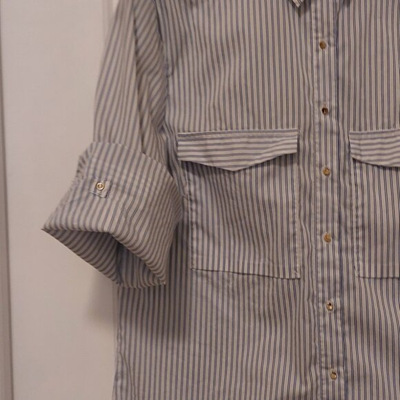 Zara blouse - white with med blue pin stripes - M - Picture 3 of 6
